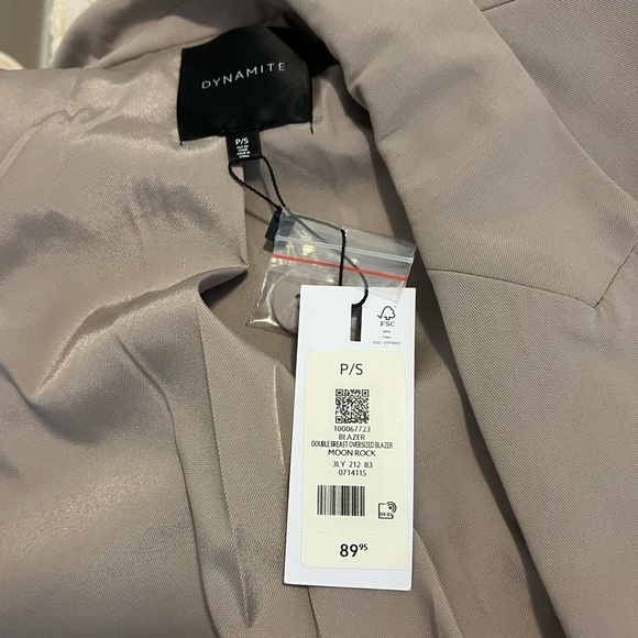 New with tags DOUBLE BREAST OVERSIZED BLAZER - Picture 4 of 4